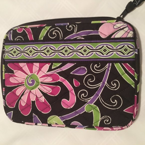 Vera Bradley Handbags - Vera Bradley carrying case